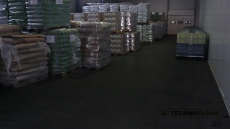 Gussasphalt in einer Lagerfläche Gussasphalt in einer Lagerfläche